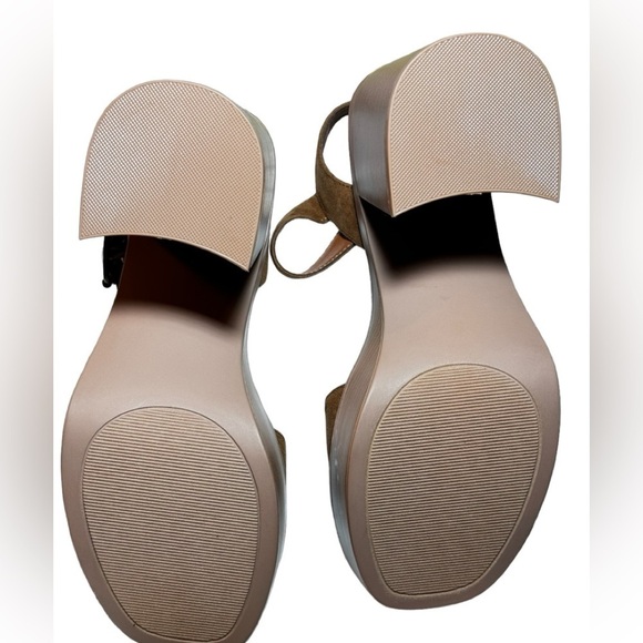 Madden Girl Goldie Platform Sandals Size 9.5 - Picture 8 of 9